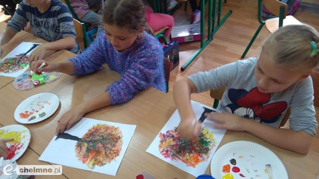 Dzień Targowy i Światowy Dzień Drzewa w SP2