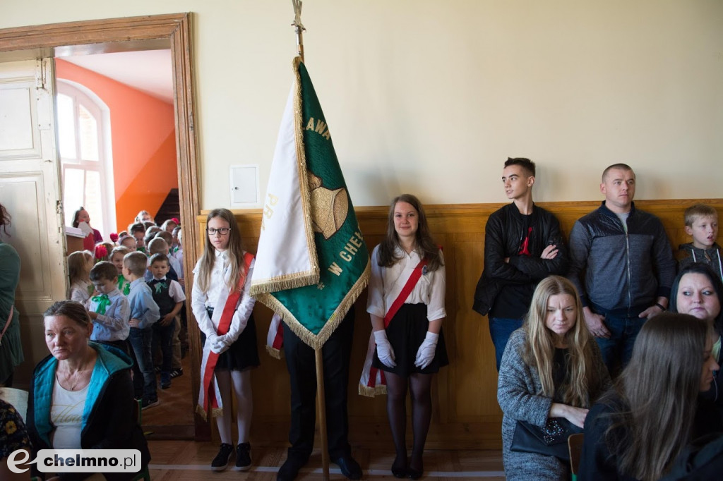 Pasowanie Pierwszaków i Dzień Nauczyciela w Dwójce