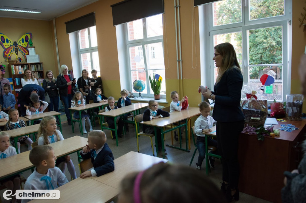 Pasowanie Pierwszaków i Dzień Nauczyciela w Dwójce