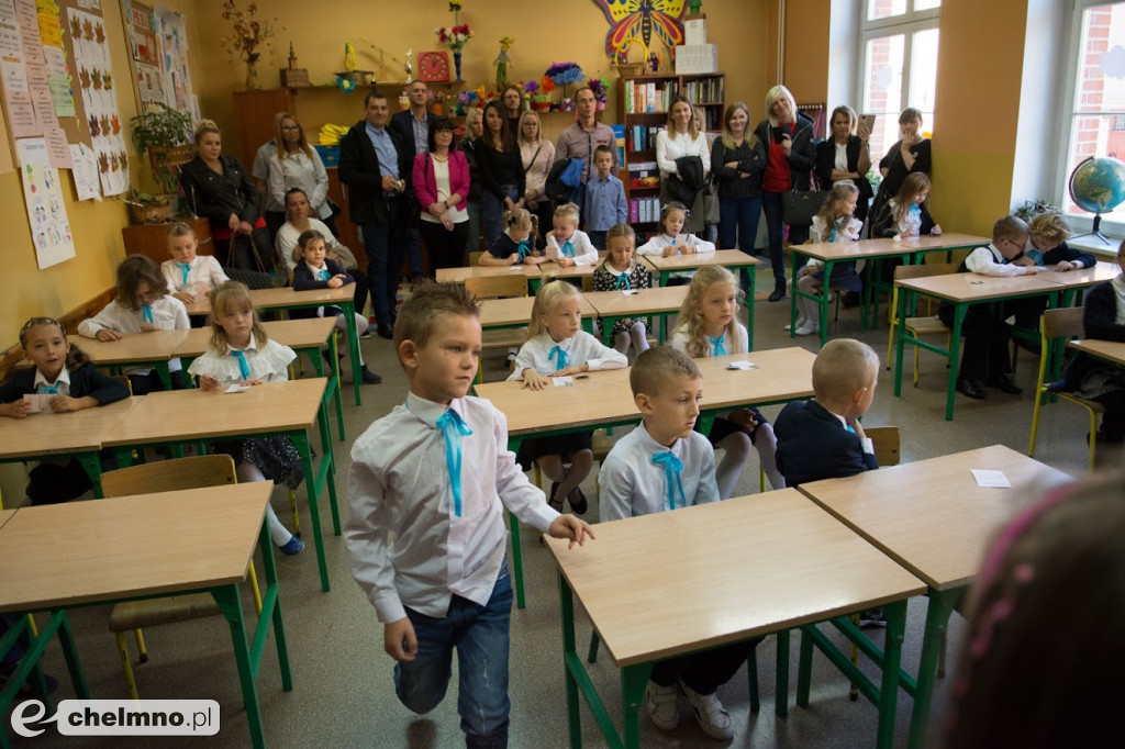 Pasowanie Pierwszaków i Dzień Nauczyciela w Dwójce