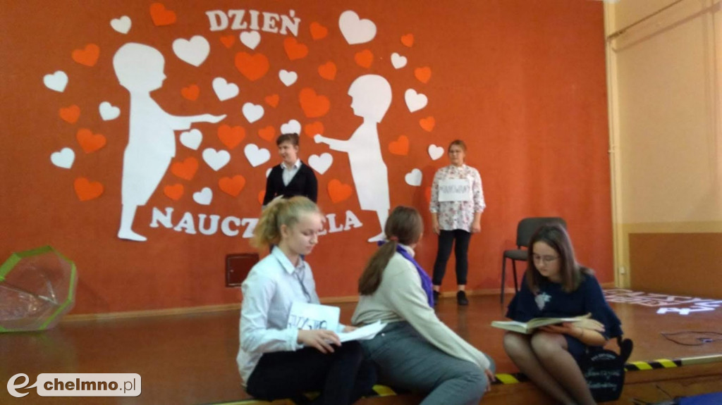 Pasowanie Pierwszaków i Dzień Nauczyciela w Dwójce