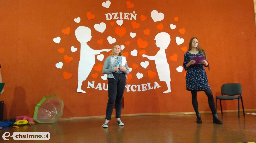 Pasowanie Pierwszaków i Dzień Nauczyciela w Dwójce