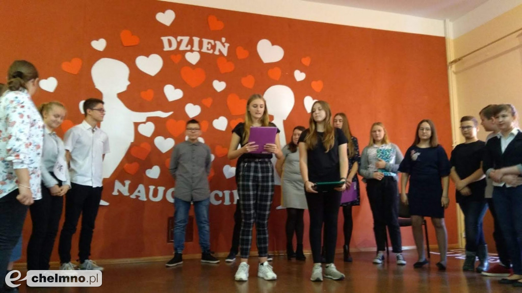 Pasowanie Pierwszaków i Dzień Nauczyciela w Dwójce