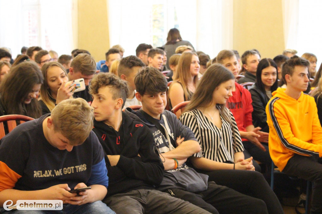 Otrzęsiny i ślubowanie klas pierwszych w ZS nr 2