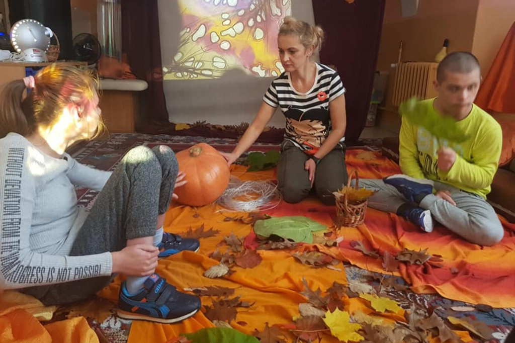 Co kryje w sobie jesień? Zajęcia na terenie DPS