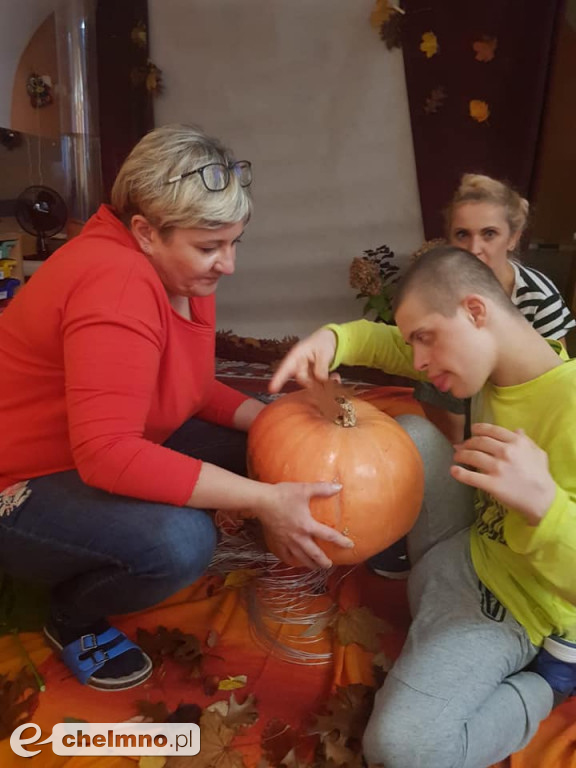 Co kryje w sobie jesień? Zajęcia na terenie DPS