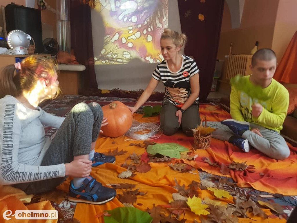 Co kryje w sobie jesień? Zajęcia na terenie DPS