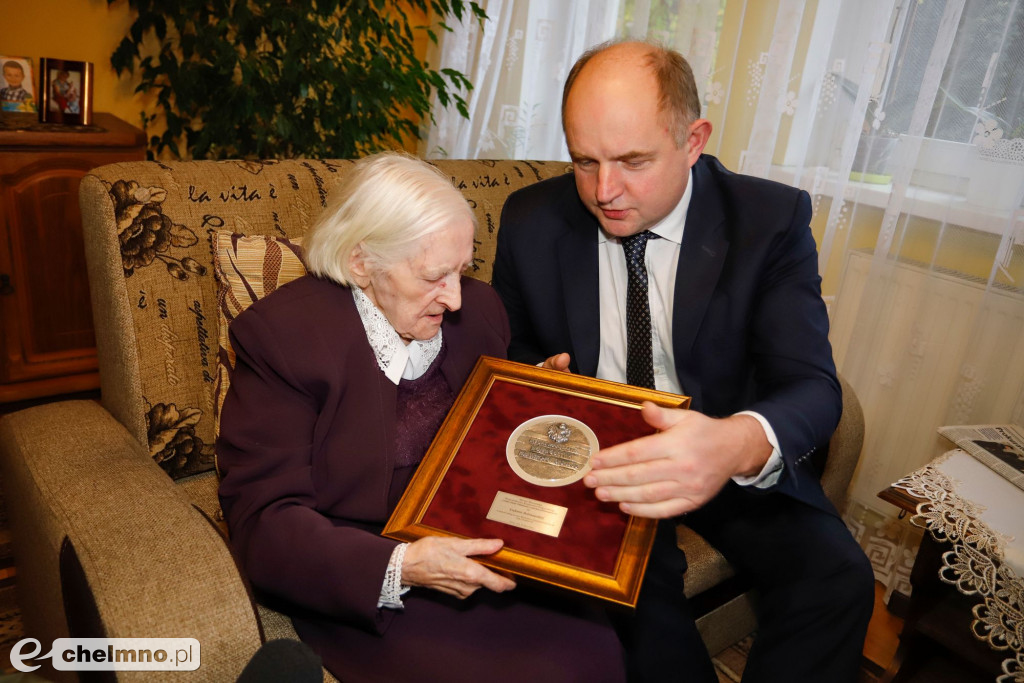 Eufemia Bolinowska setną stulatką z medalem Unitas Durat