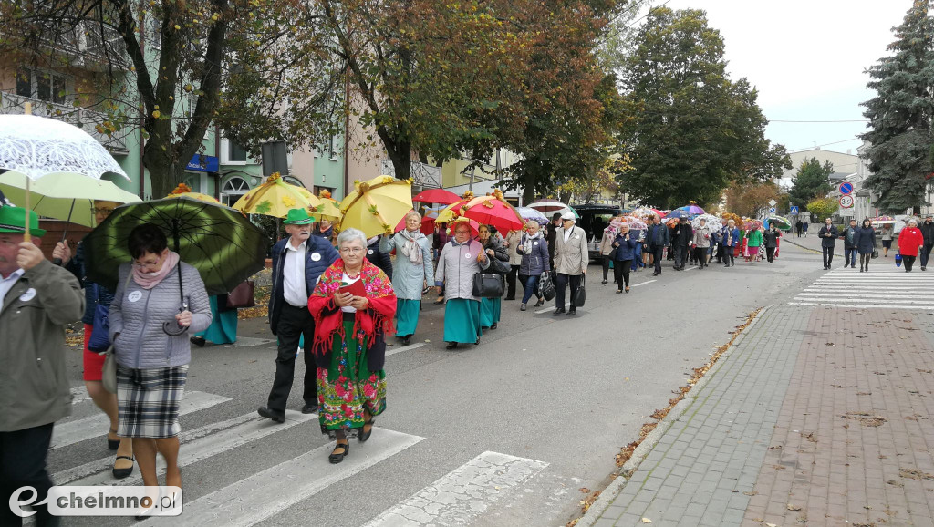 Seniorzy spotkali się na Rynku: Złoty Jesienny Liść