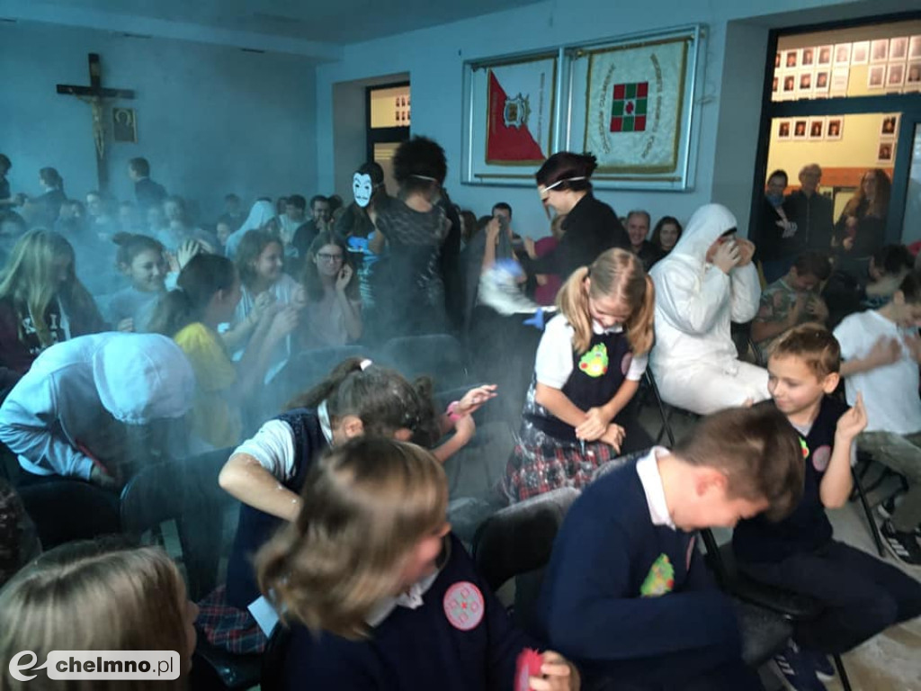 Otrzęsiny i malowanie na szkle w Katoliku
