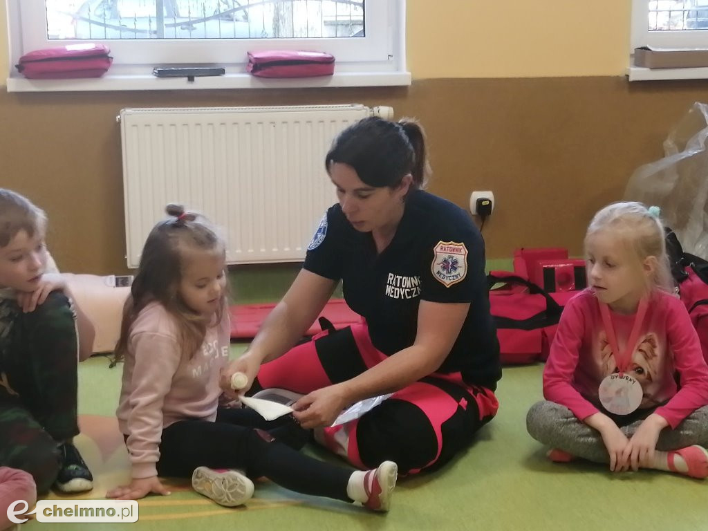 Sówki i Biedronki uczestniczyły w kursie Mały ratownik