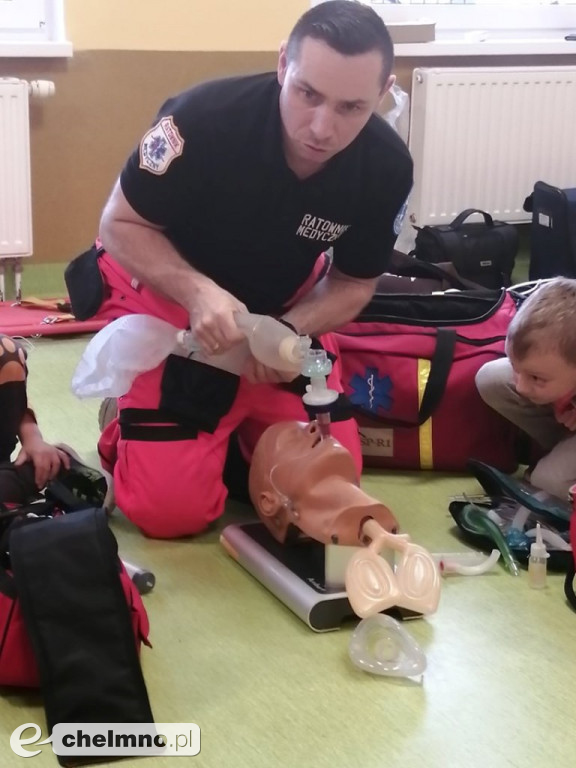 Sówki i Biedronki uczestniczyły w kursie Mały ratownik