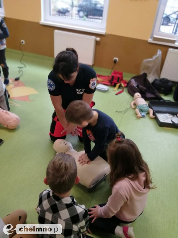 Sówki i Biedronki uczestniczyły w kursie Mały ratownik