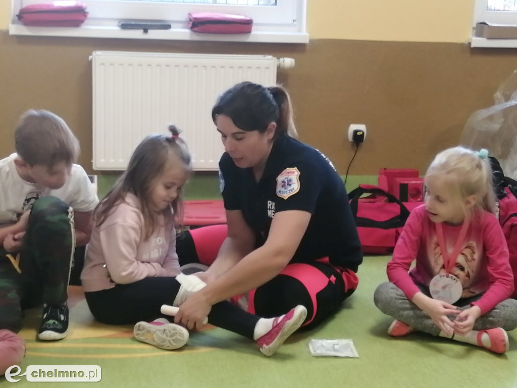 Sówki i Biedronki uczestniczyły w kursie Mały ratownik