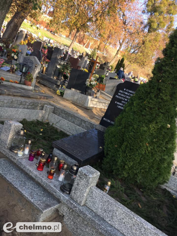 Uczniowie Katolika odwiedzili groby znanych chełmnian