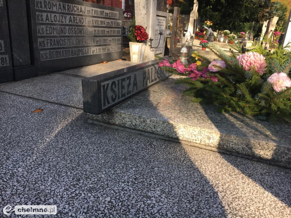 Uczniowie Katolika odwiedzili groby znanych chełmnian