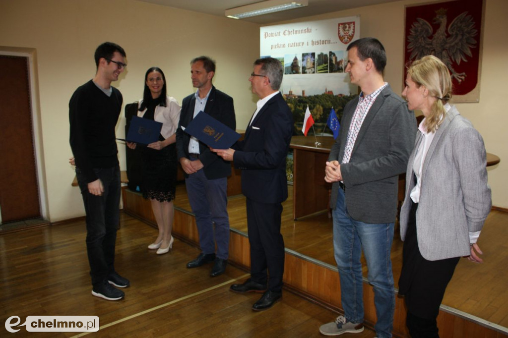 Wręczenie listów gratulacyjnych stypendystom