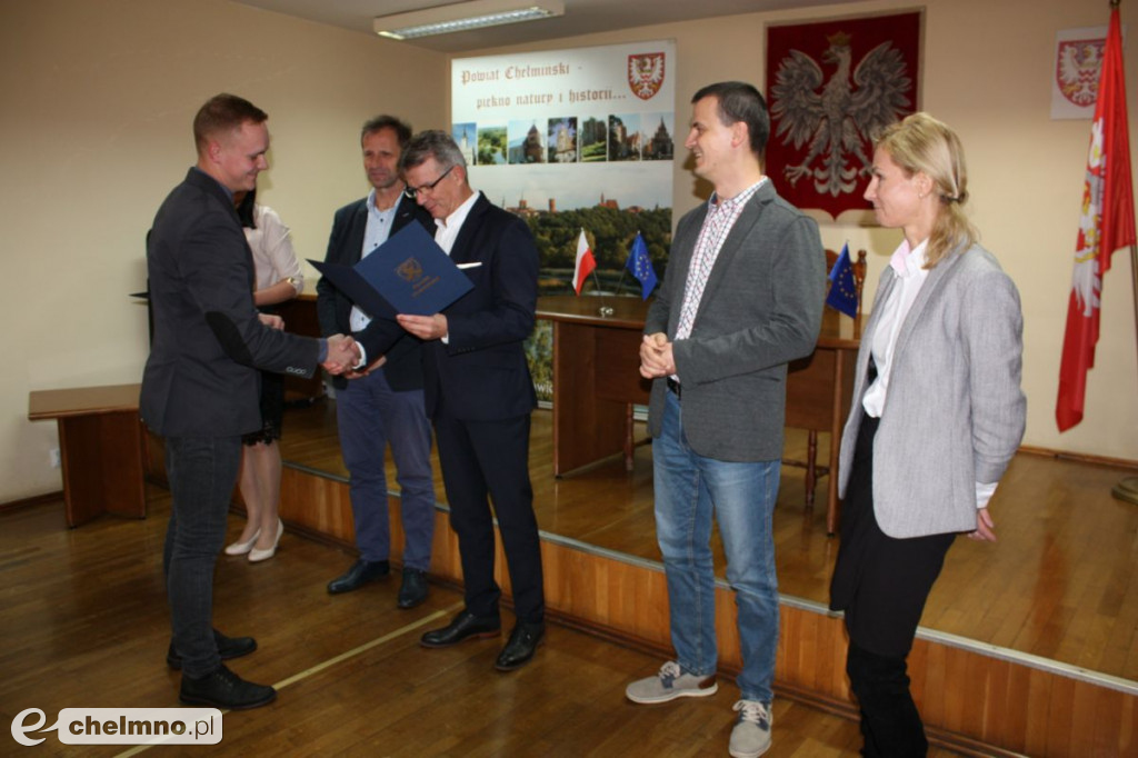 Wręczenie listów gratulacyjnych stypendystom