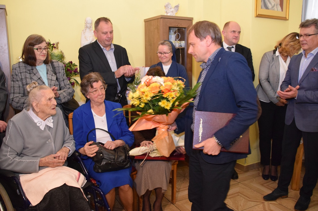 108. Urodziny Elżbiety Rogali: najstarszej mieszkanki powiatu
