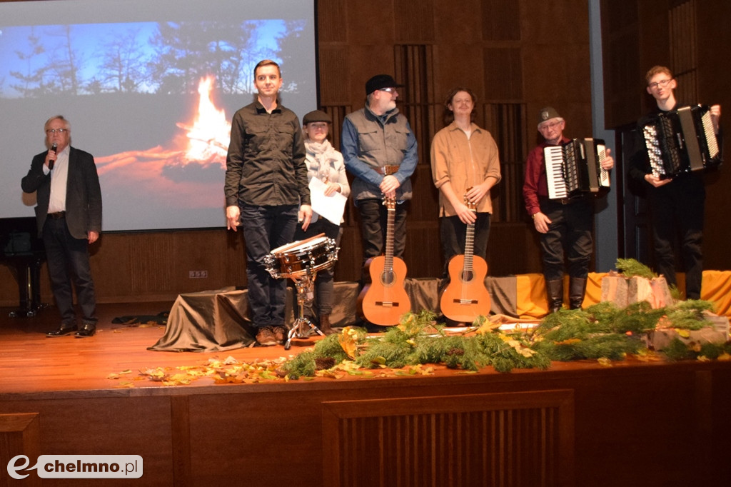 Klimatyczny wieczór patriotyczny w Szkole Muzycznej