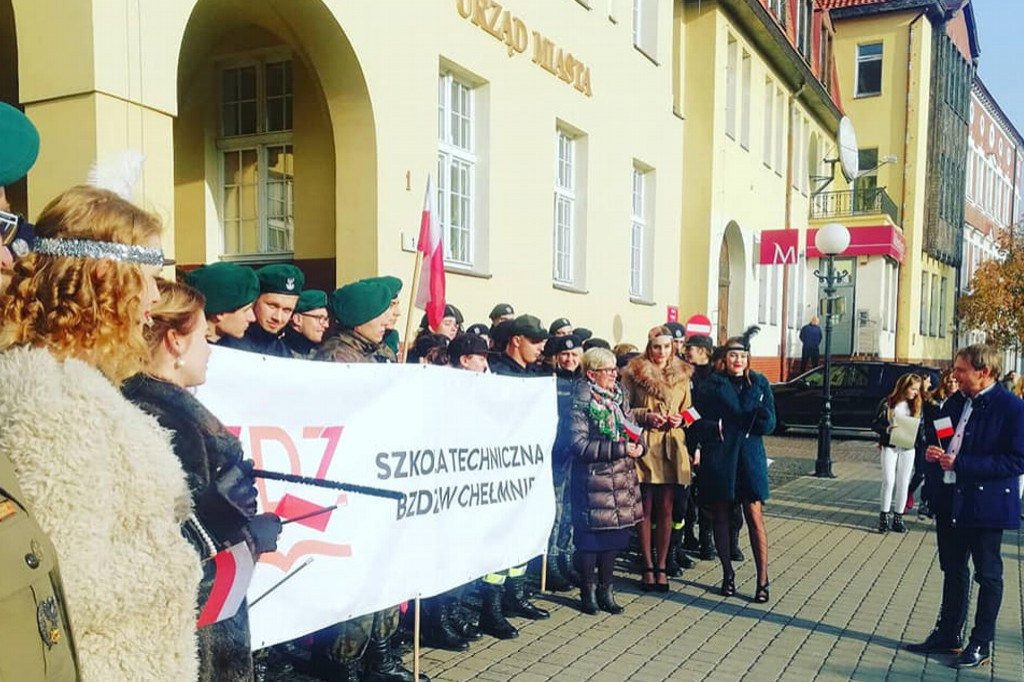 Patriotyczne odwiedziny młodzieży