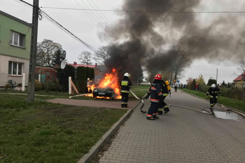 Płomienie widać było z daleka