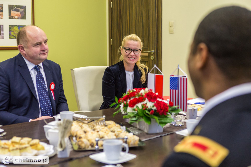 Nowa zmiana żołnierzy USA