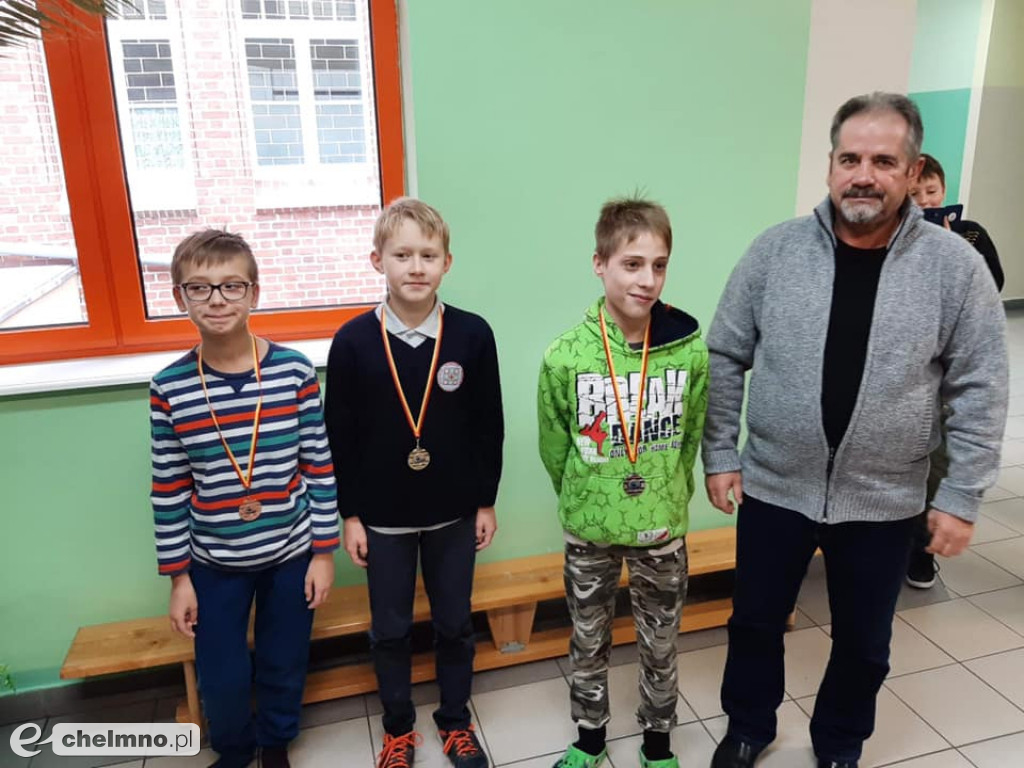 Nasi uczniowie z sukcesami na zawodach pływackich
