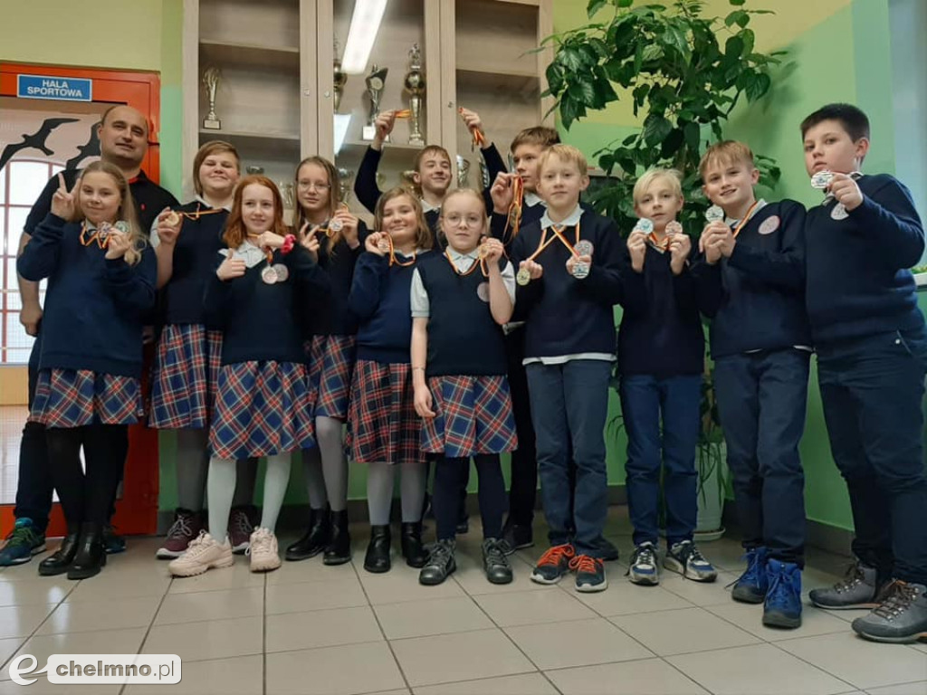 Nasi uczniowie z sukcesami na zawodach pływackich