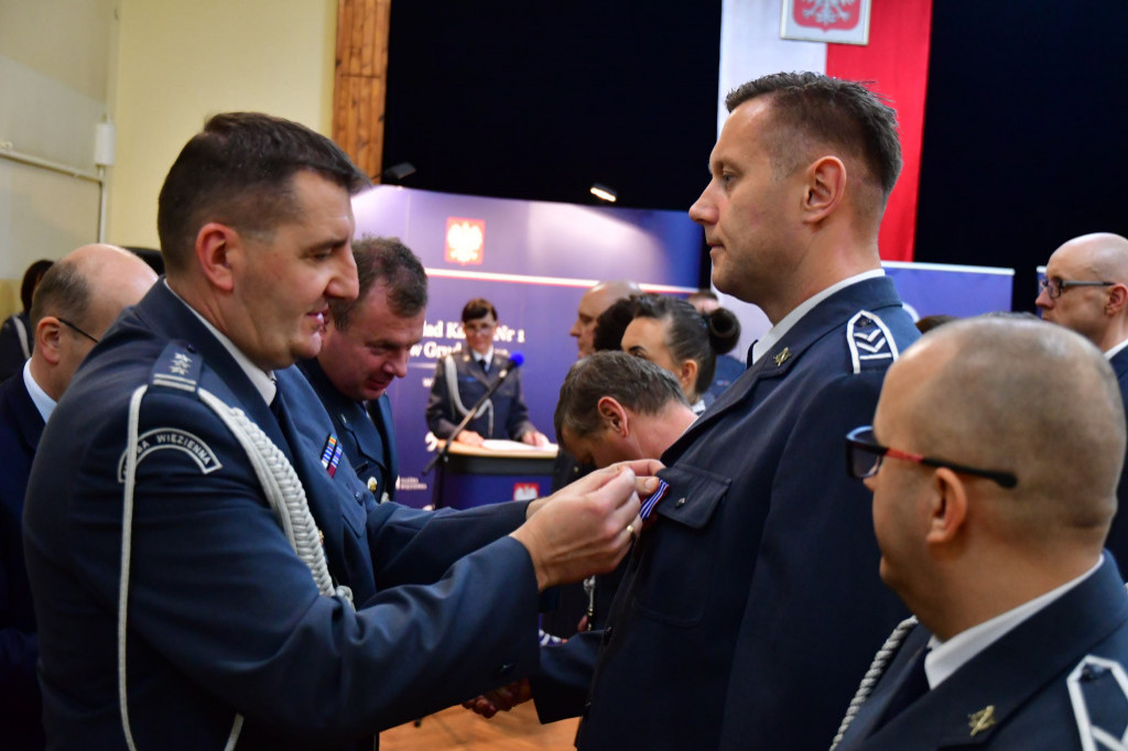 Awanse z okazji Święta Niepodległości w Służbie Więziennej