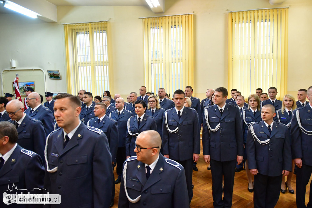 Awanse z okazji Święta Niepodległości w Służbie Więziennej
