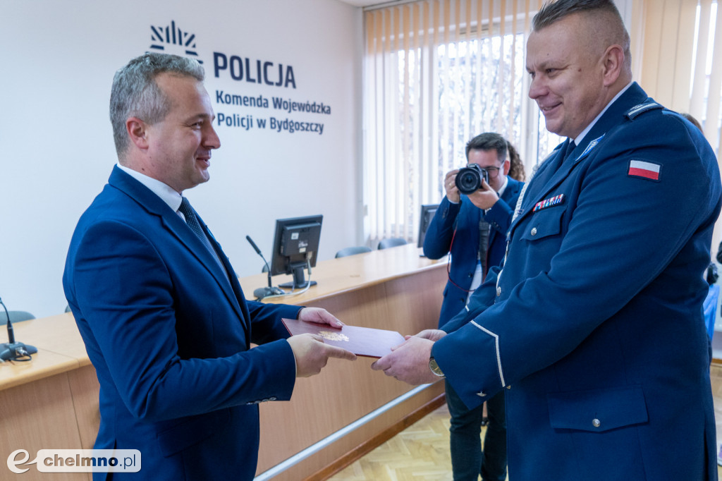 Policjanci złożyli ślubowanie. Wręczono także medale