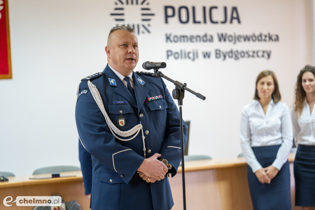 Policjanci złożyli ślubowanie. Wręczono także medale