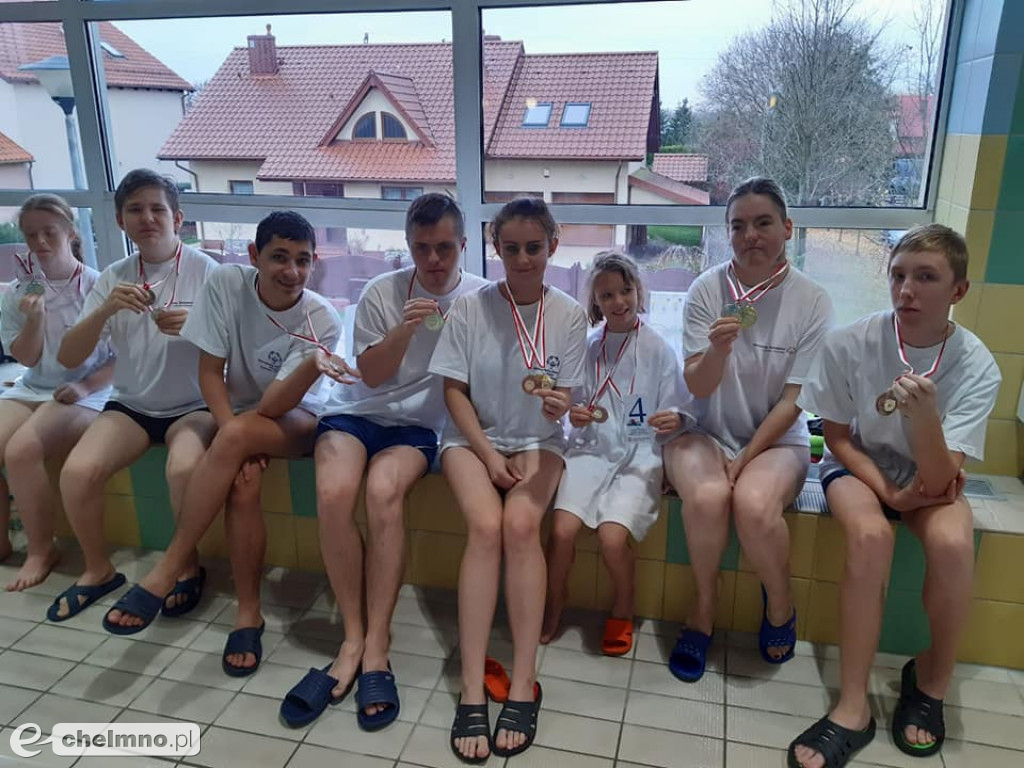 Wrócili z medalami z zawodów pływackich w Osielsku