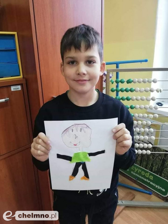 Wieczorne rozmowy między regałami
