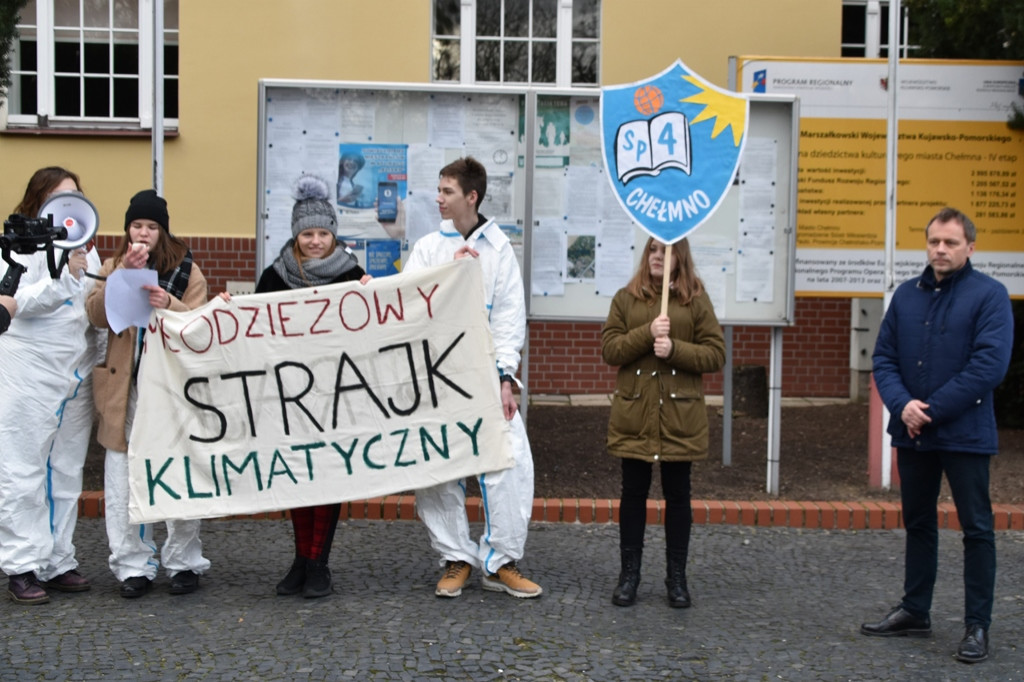 Tłumy uczniów na Młodzieżowym Strajku Klimatycznym