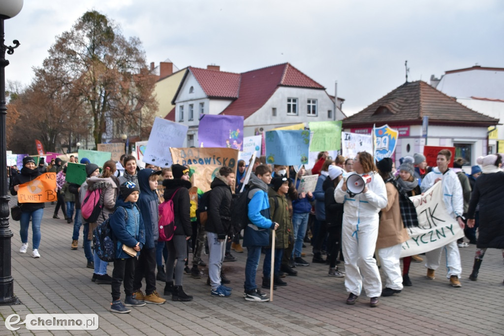 Tłumy uczniów na Młodzieżowym Strajku Klimatycznym