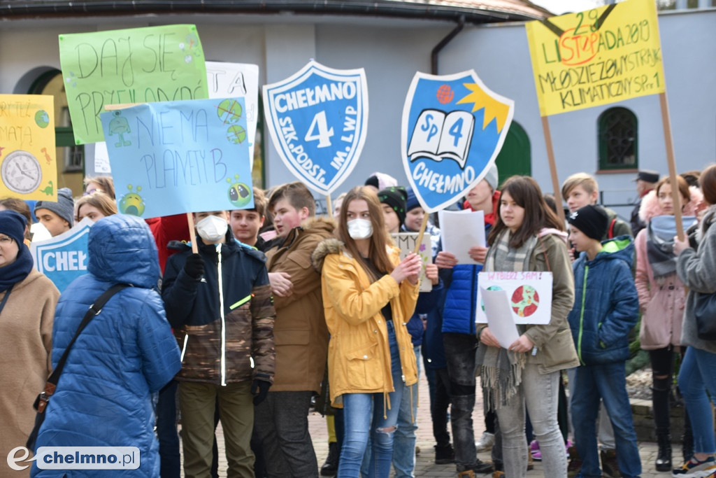 Tłumy uczniów na Młodzieżowym Strajku Klimatycznym