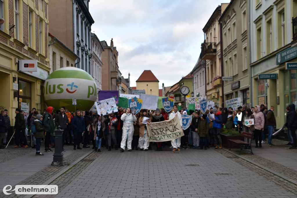 Tłumy uczniów na Młodzieżowym Strajku Klimatycznym