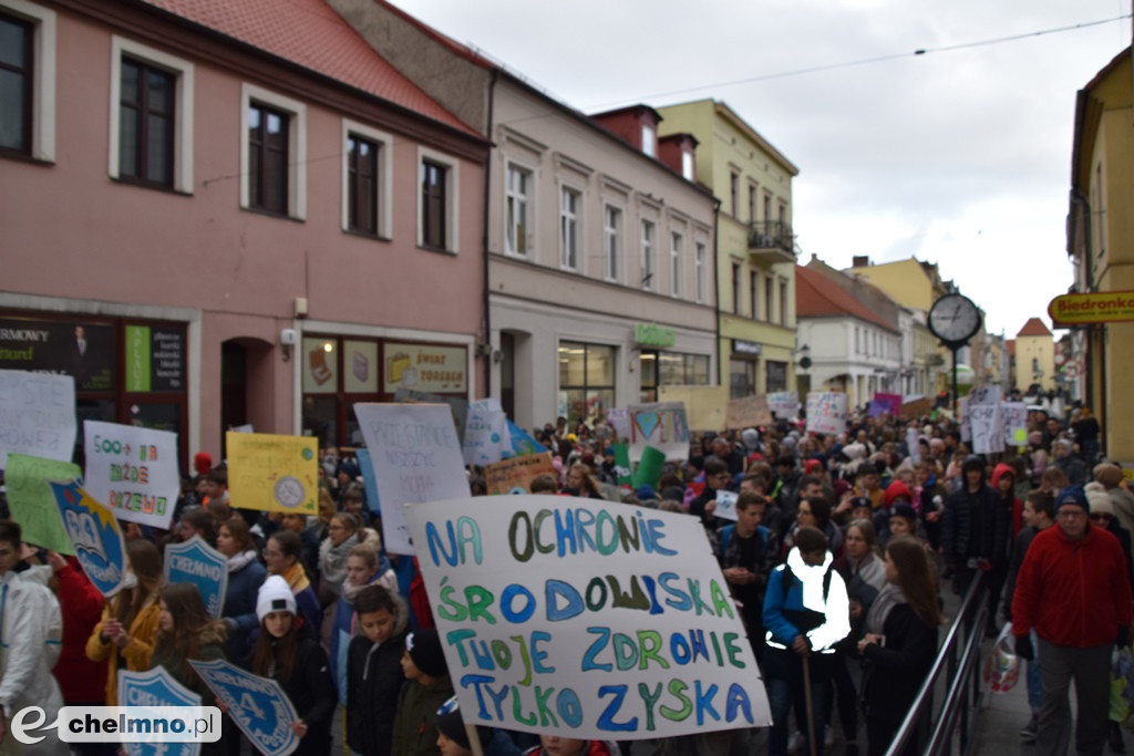 Tłumy uczniów na Młodzieżowym Strajku Klimatycznym