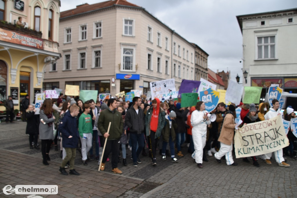 Tłumy uczniów na Młodzieżowym Strajku Klimatycznym