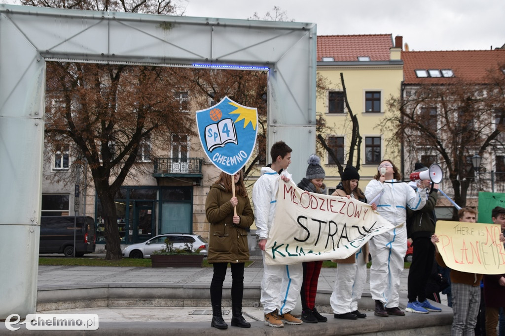 Tłumy uczniów na Młodzieżowym Strajku Klimatycznym