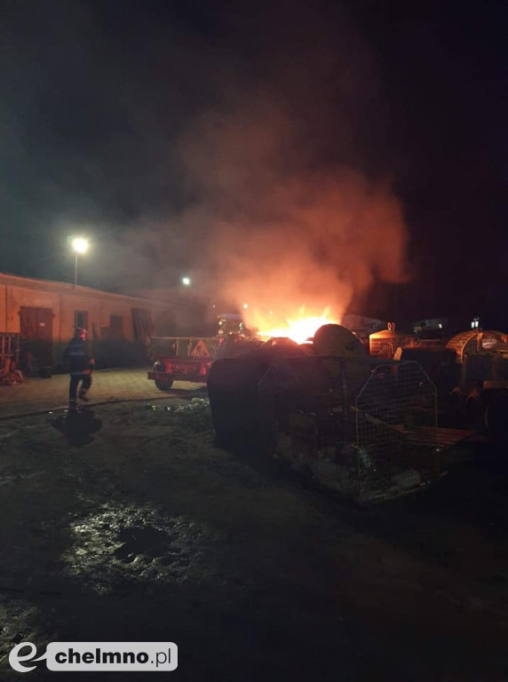 Pożar w Raciniewie. W akcji brało udział 8 zastępów straży pożarnej
