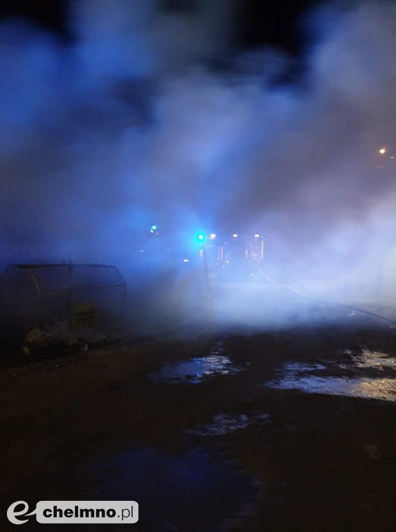 Pożar w Raciniewie. W akcji brało udział 8 zastępów straży pożarnej