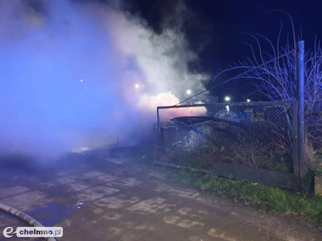 Pożar w Raciniewie. W akcji brało udział 8 zastępów straży pożarnej