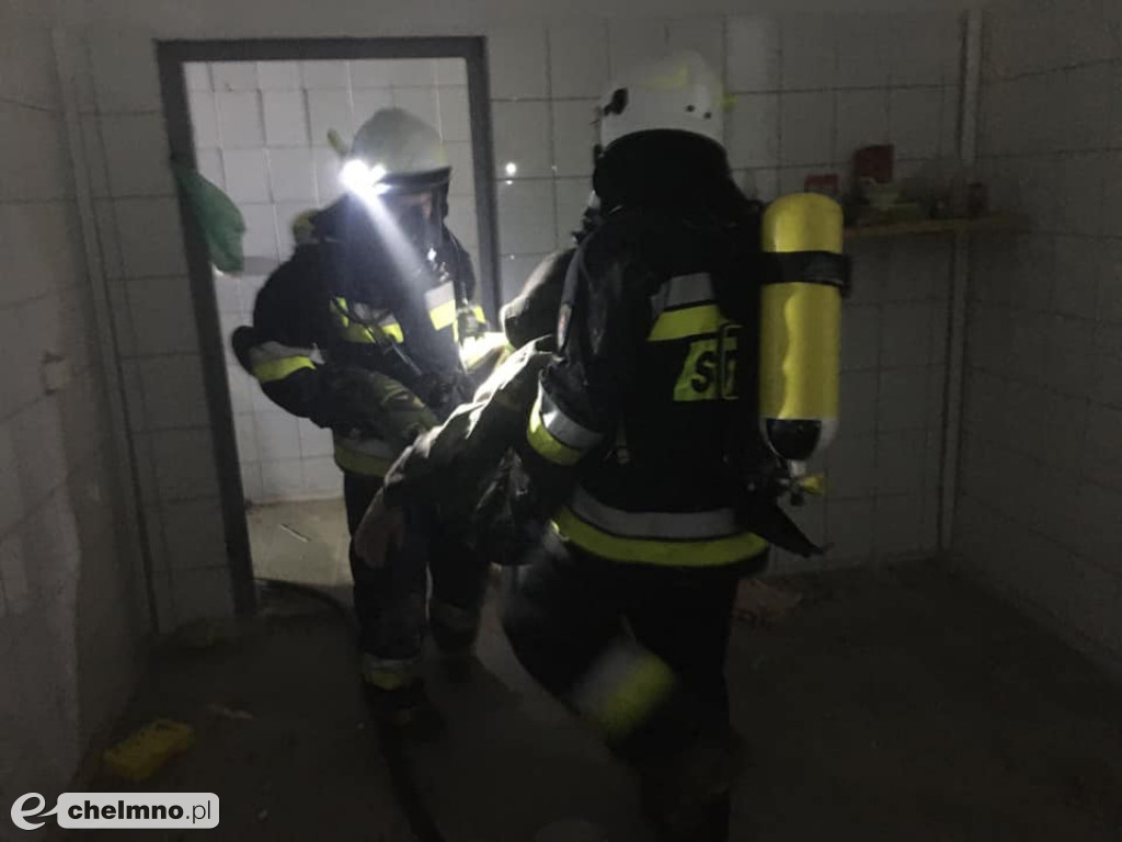 Wynieśli z zadymionego budynku trzech poszkodowanych