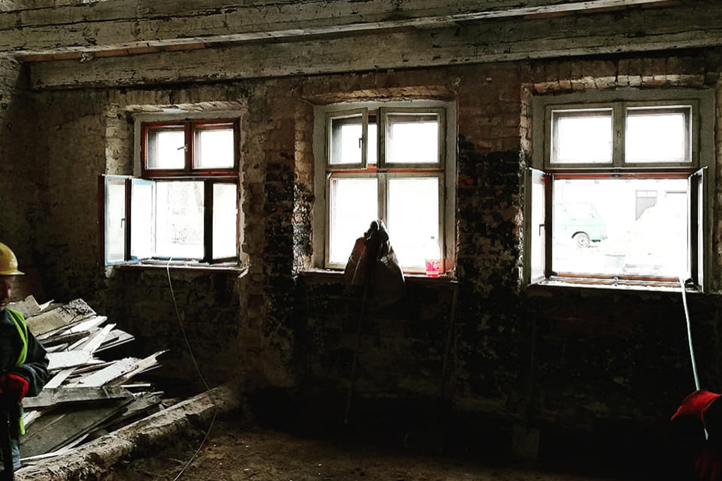 Kamienica przy ul. Grudziądzkiej 36 intensywnie remontowana