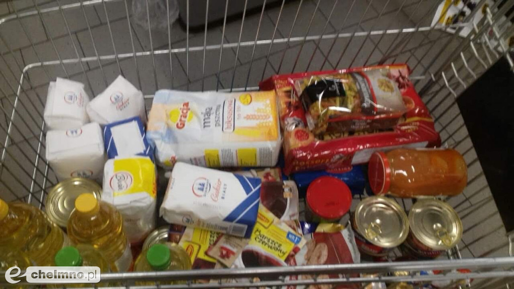 Dwójka włączyła się w akcję zbiórki żywności