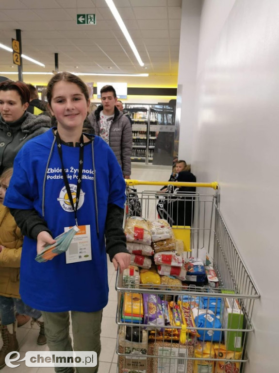 Dwójka włączyła się w akcję zbiórki żywności
