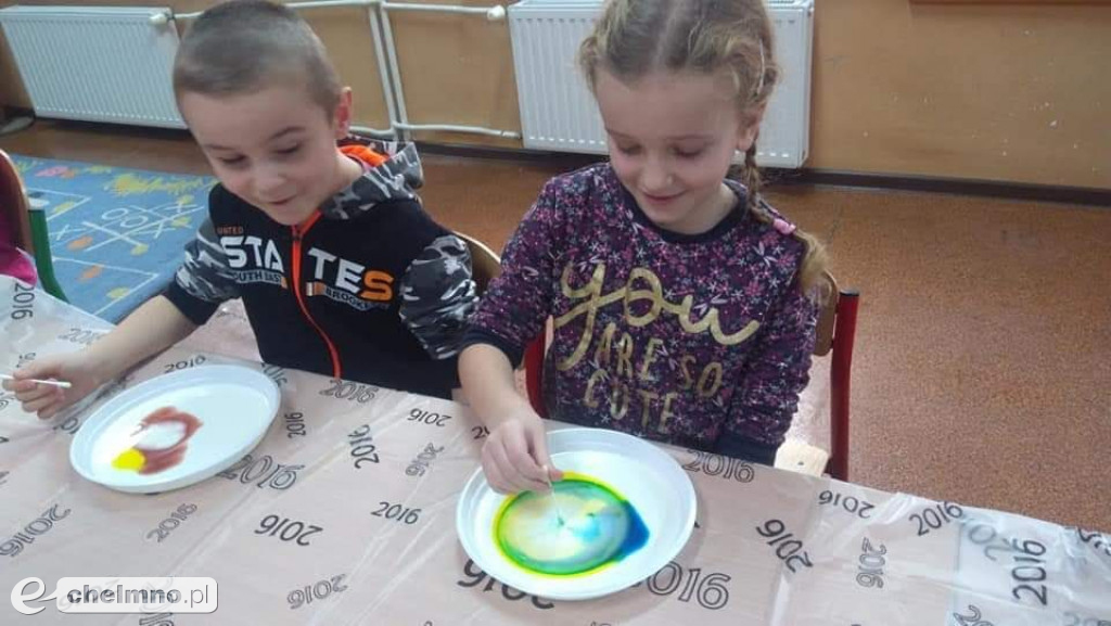 Biblioteczne konkursy i akcje oraz chemia w kuchni